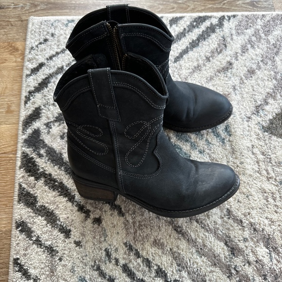 Hibou Cowboy Boots - Picture 1 of 2